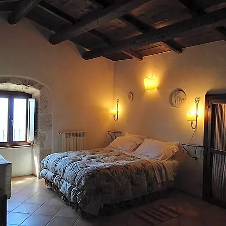 Inn La Taberna Di Rocca *